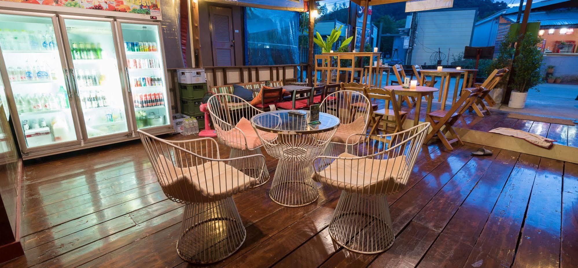 Sincere Hostel Bar And Bistro Ко-Ланта Экстерьер фото